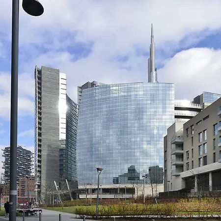 Cornalia Halldis Milano